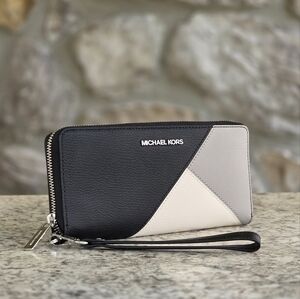 Michael Kors Jet Set Large Continental Wristlet Wallet